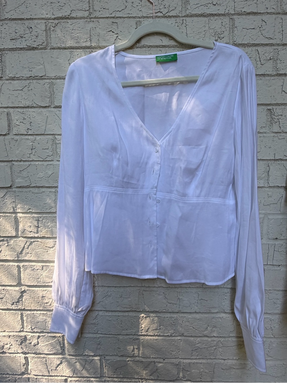 Women’s White V-Neck Button-Front Blouse